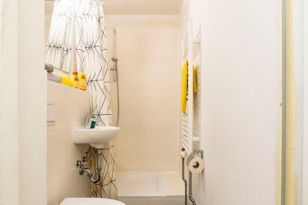 2 Bedroom In Great Location In Kreuzberg Berlin Eksteriør billede