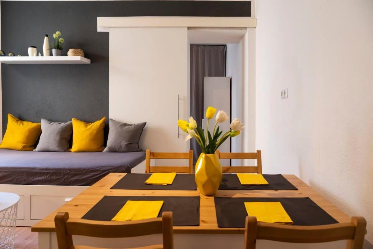 2 Bedroom In Great Location In Kreuzberg Berlin Eksteriør billede