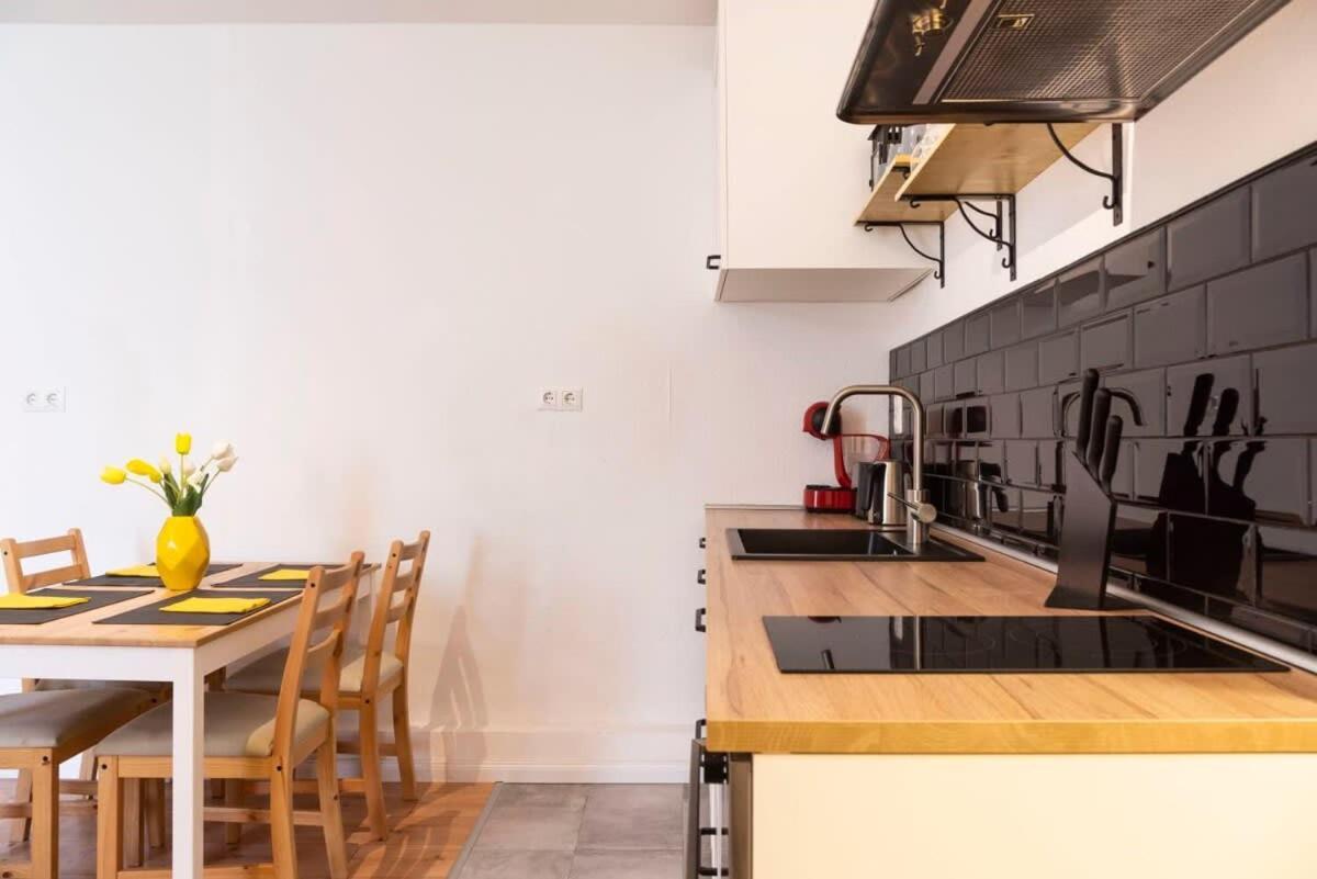 2 Bedroom In Great Location In Kreuzberg Berlin Eksteriør billede