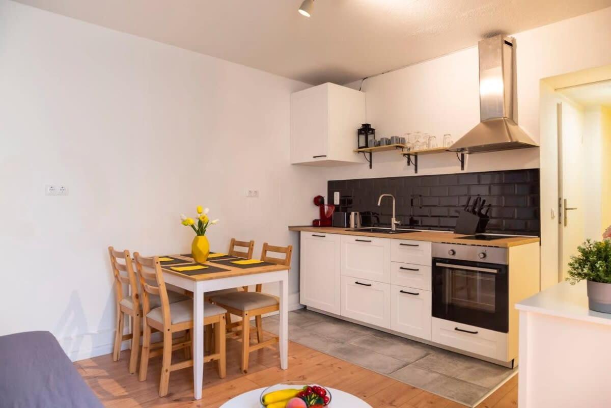 2 Bedroom In Great Location In Kreuzberg Berlin Eksteriør billede